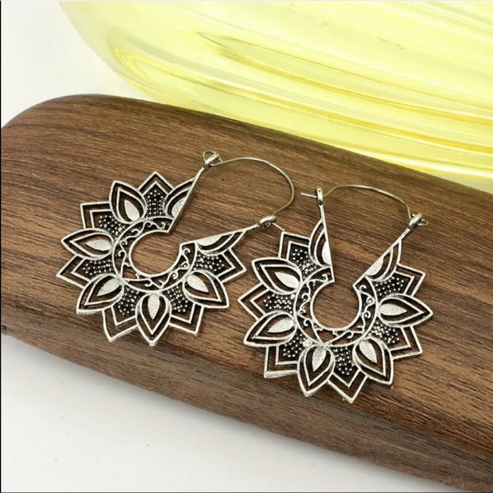 Boho Bohemian Silver Tinetan Hoop Earrings - Picture 3 of 4